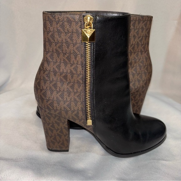 MICHAEL MICHAEL KORS Hazel Signature Boot Size 7 - Picture 7 of 9